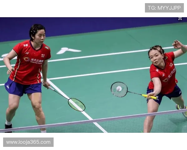 南京羽毛球队与深圳羽毛球队赛后复盘分析两队节奏与战术对比